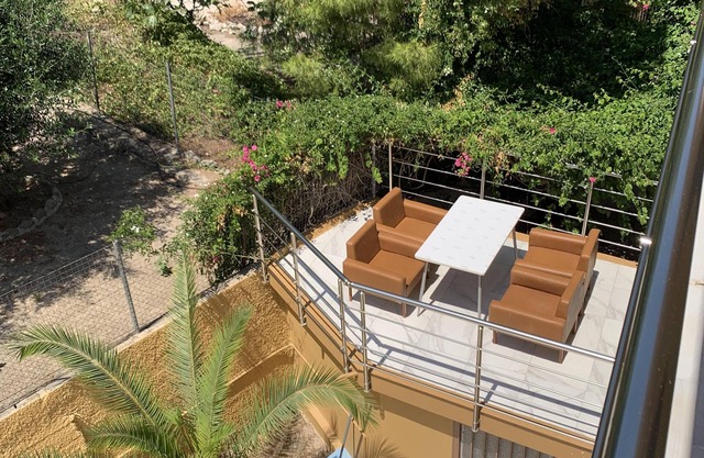 HOTEL LUCY NEXT TO THE SEA