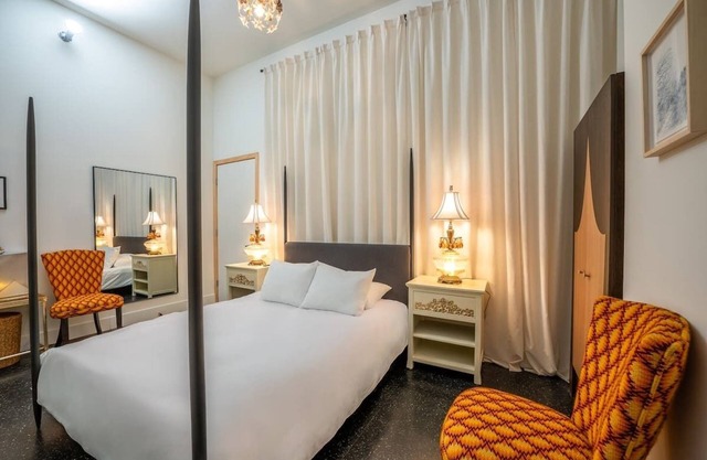 Hotel Narcissus - Room 4