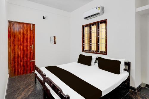 Hotel O Eswar Residency Avadi