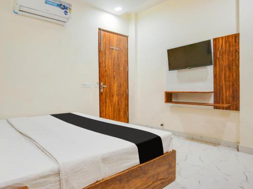 Hotel O Holiday First