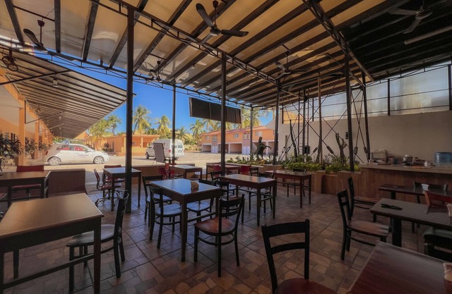 Hotel Oasis