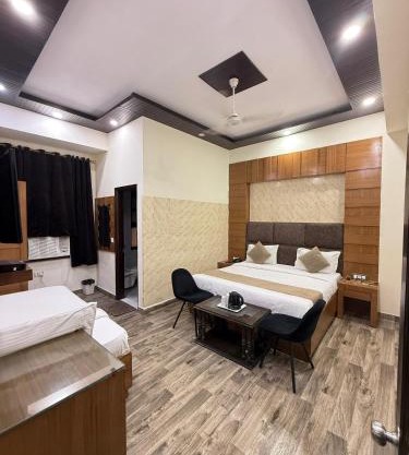 HOTEL S HOSPITALITY - Karol Bagh Metro & Ganga Ram Hospital