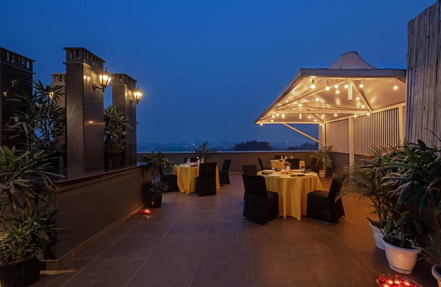 Hotel Saket 27
