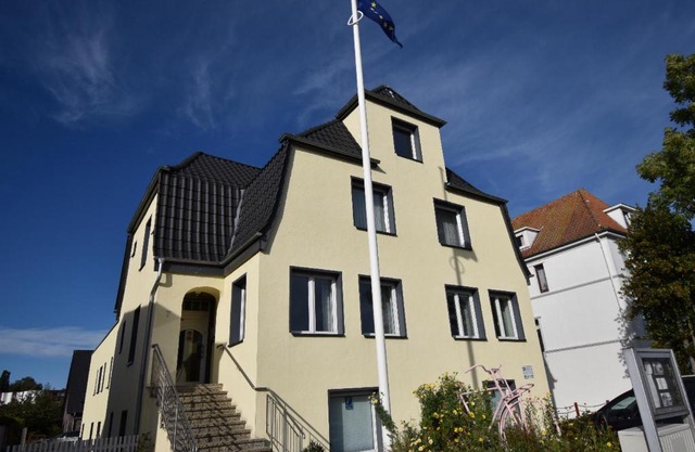 Hotel Sonnenschein - Spielerei im Sonnenschein