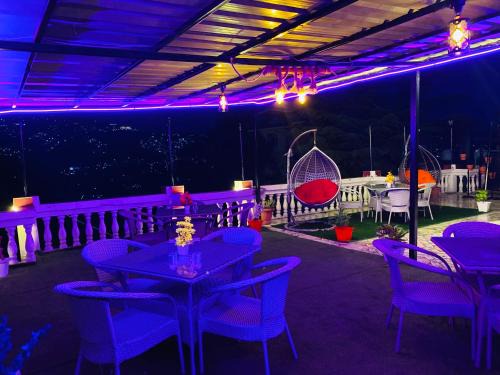 Hotel Tara INN with terrace and mountain view
