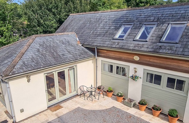 HOUNDBEARE BARN, pet friendly in Teign Valley, Edge Of Dartmoor