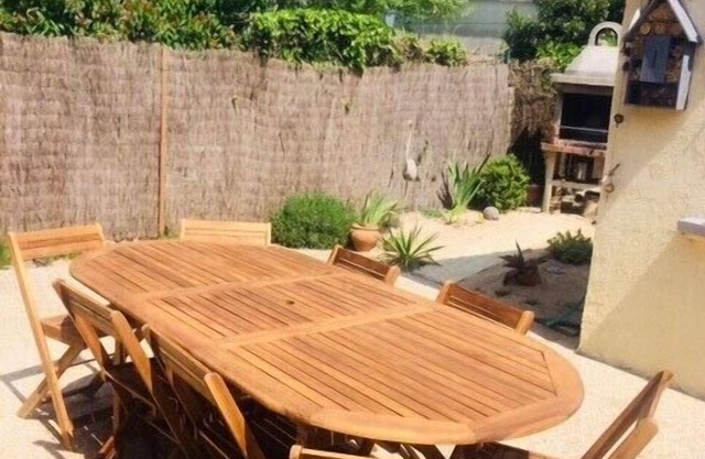 House 100m from the beach - -