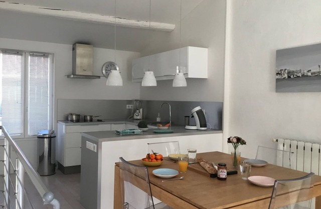 House 100m², terrace, air conditioning, 150m from the beach