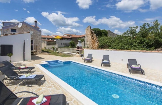 House 1156/9975 (Istria - Marcana), 7500m from the beach