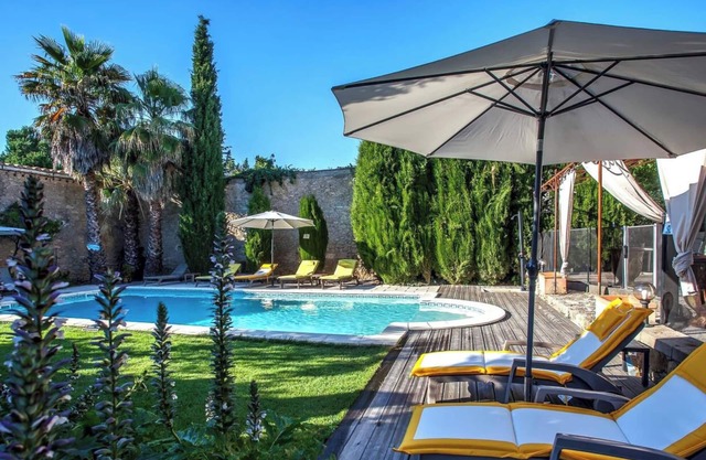 House 5 people in property, swimming pool, parking, sea 3 km