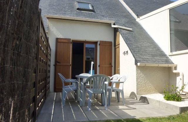 House 5 people. prox. beaches, shops, swimming pool and tennisHouse 5 people. prox. beaches,.