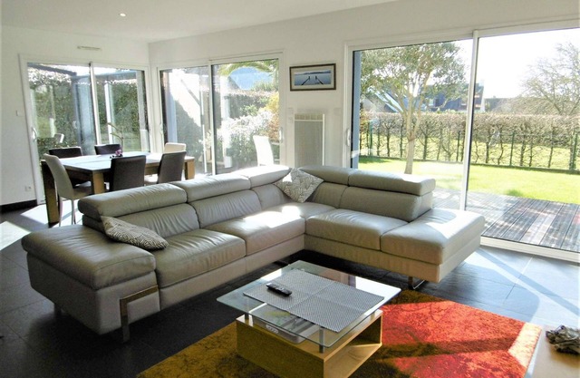 House 5 rooms 8 people with enclosed garden near the sea