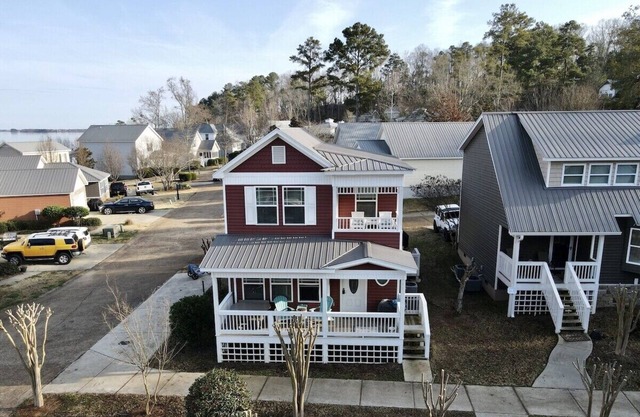 House # 55 On Lake Time (no pets)