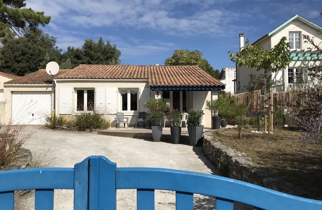 house 6 people, quiet area 100 m from the sea, south Saint-Trojan Les Bains