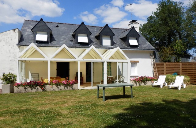 House 6people Ground floor 2 bedrooms 400metres beaches large plot
