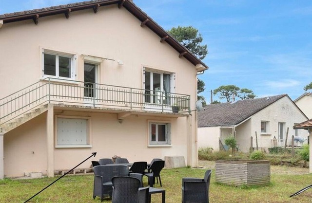House and garden, 600 m from the sea, in St Brevin