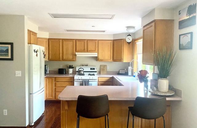 House at the "Morris Pond " in Auburn