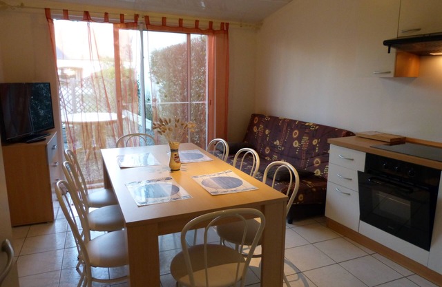 House close to a beautiful beach - DAMGAN