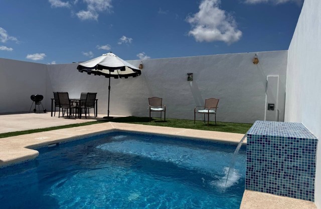 House for 8 with Private Pool