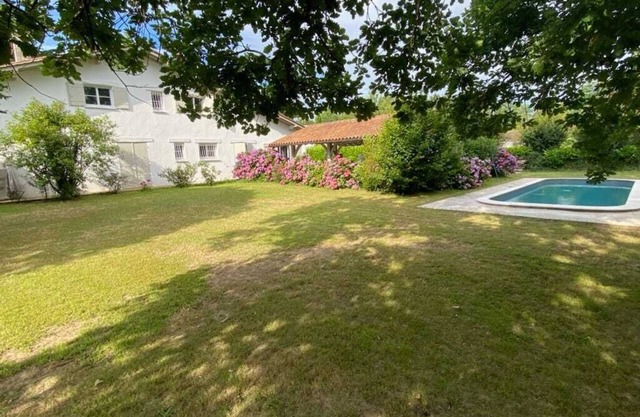 House Bordeaux rive droite