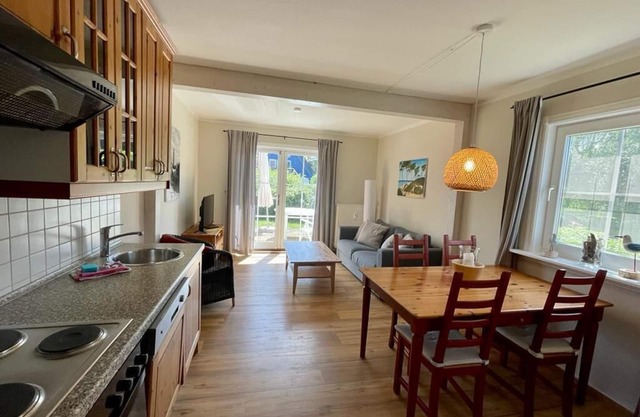 House in a house idyllically quiet in the middle of the village on a large sunny garden plot