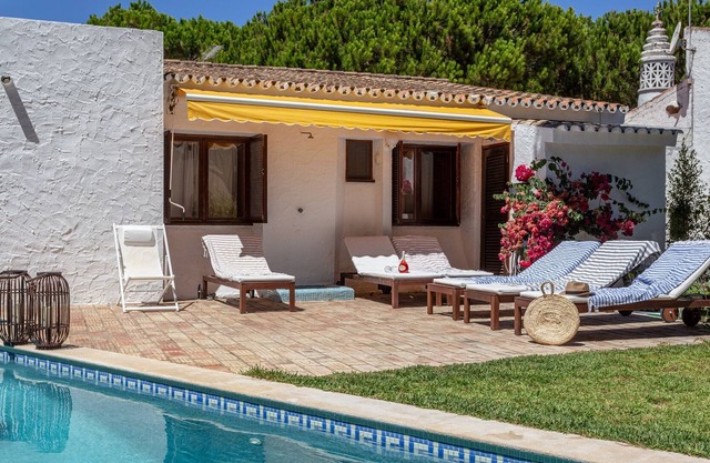 House in Açoteias Village with private pool. Ideal for families.