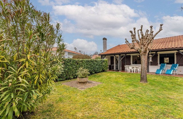 House in Sanguinet for 3 people, 200m from lake, terrace and garden