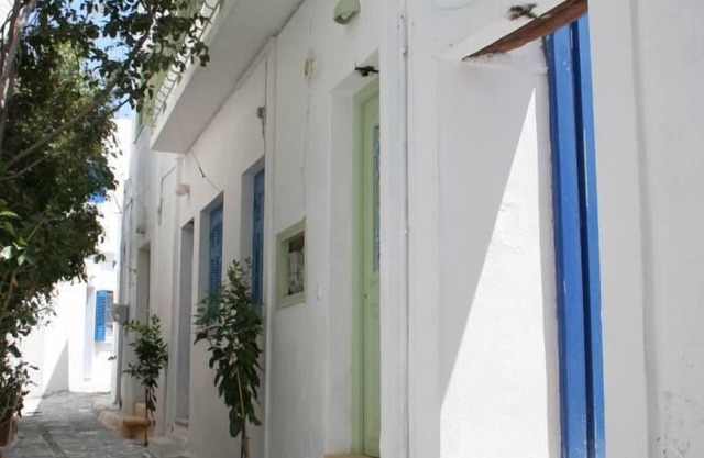 House in the heart of the old town of Parikia