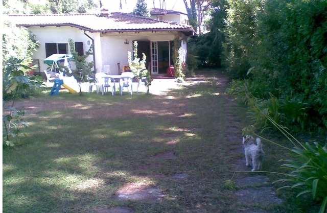 house located in Victoria Apuan (Forte dei Marmi) very close to the sea