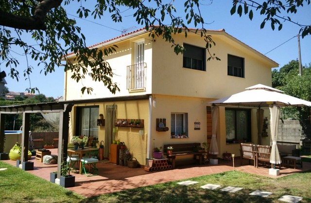HOUSE NEAR BEACH LADEIRA - BAYONA, WITH GARDEN, BARBECUE, SWIMMING POOL,
