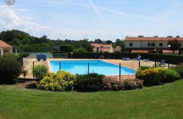 House near castle and beach, sleeps 4, fully equipped