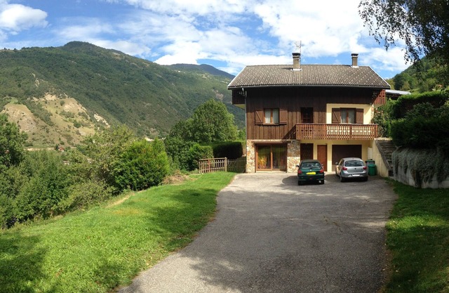 house near MERIBEL/COURCHEVEL and BRIDES LES BAINS gondola