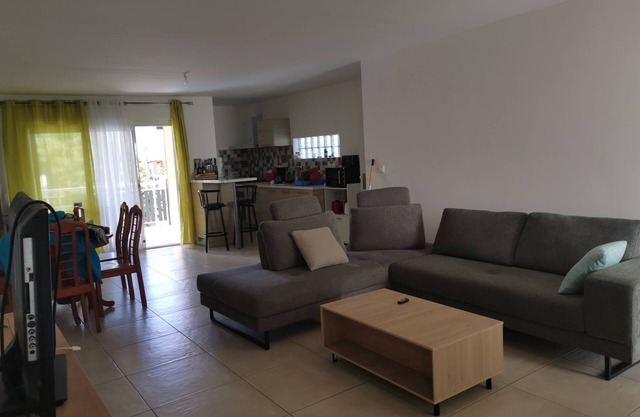 House near the city center, 15 minutes from the airport