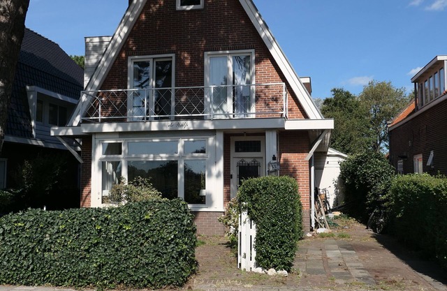 House next to the dunes and near the beach