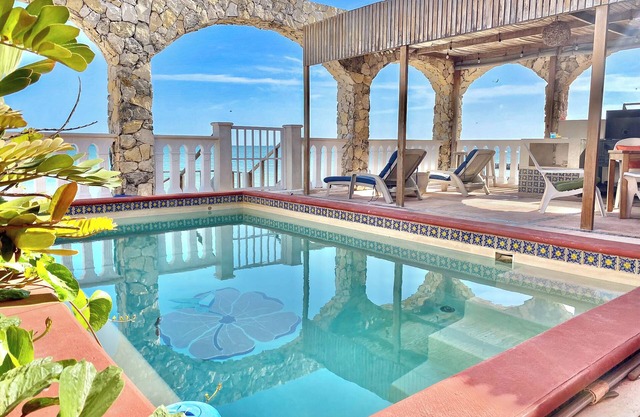 House of Arches -Stunning Views - 2Bed, 3Bath with Pool