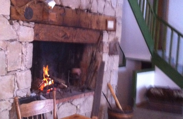 house of character, on 1 natural hectare, village at 300 m, beaches at 1 hour,