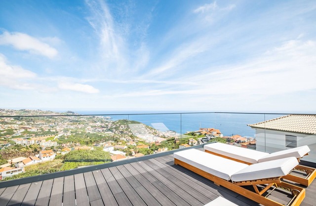 House of Cork and Ivy - By Wehost