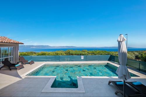 House Olive Bay View