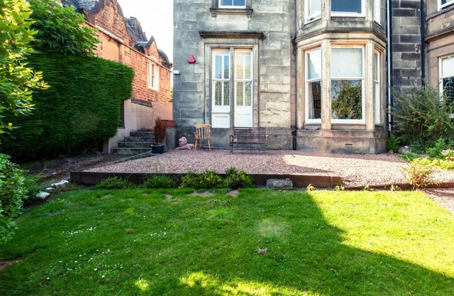 House on the Hill - Urban Elegance