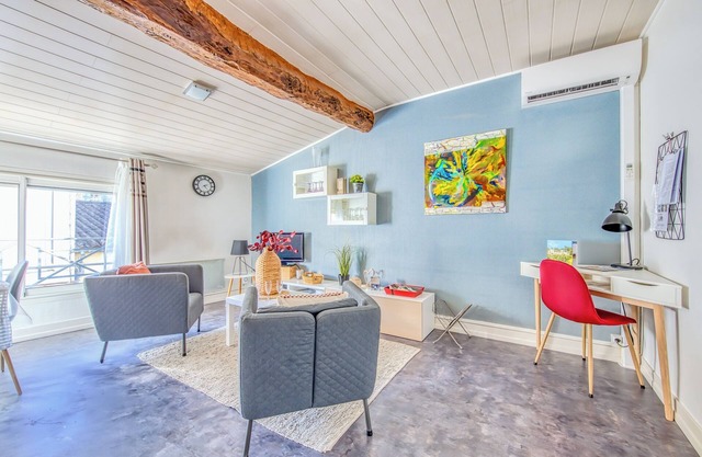 House "On the Wine Route" in the Bordeaux Vineyards - Libourne
