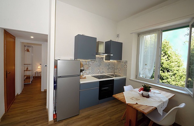 House Parisina small apartment just outside the town center