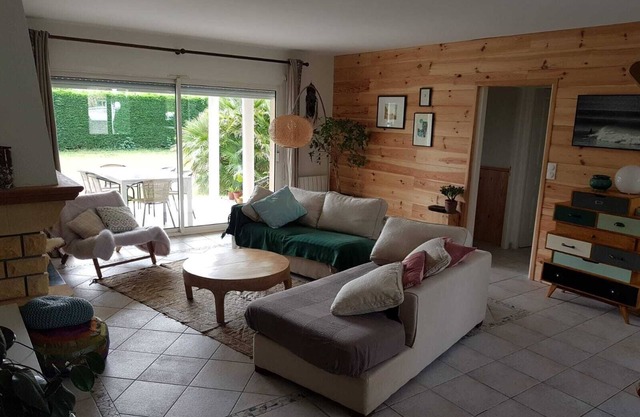 House - sleeps 6 to 8 - ideal for families