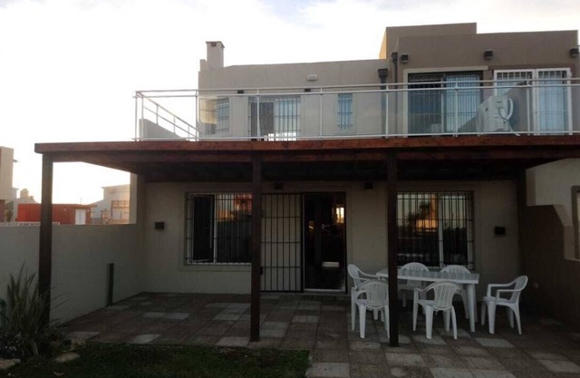HOUSE THIRTY METERS FROM THE SEA, WITH LARGE BALCONY WITH SEA VIEW.