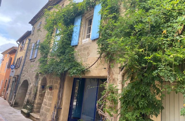 House with a terrace and 3 bed rooms in a quiet city center