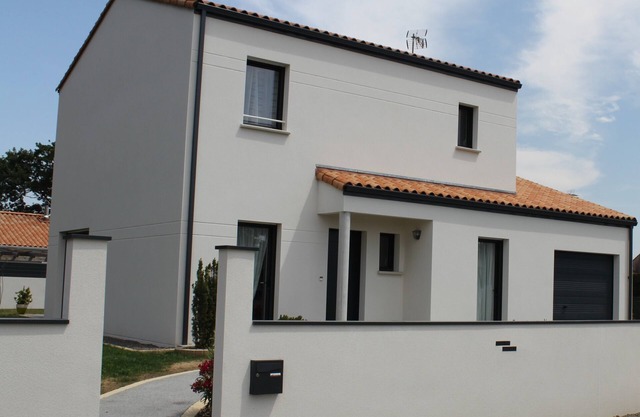 House with garden and terrace near the Veillon beach in Talmont, Vendée