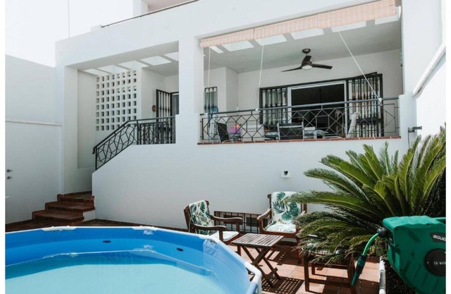 House with an excellent location, 200 meters from the Romanilla beach