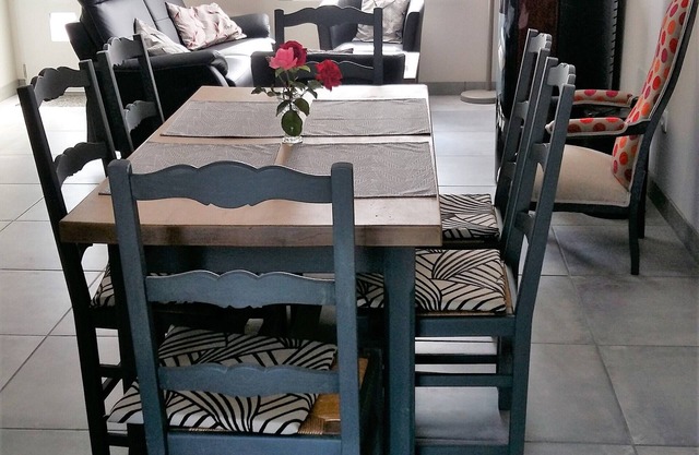 HOUSE with garden in Cherbourg en Cotentin, 10 minutes from the sea, 9 p, free wifi