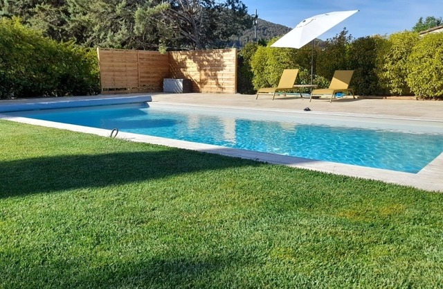 House with heated pool near the sea