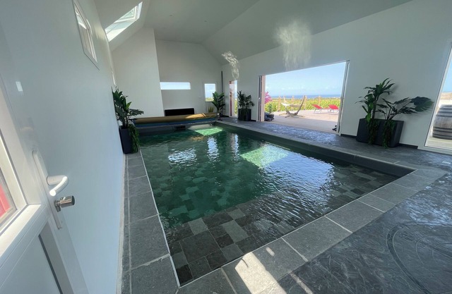 HOUSE WITH INTERIOR SWIMMING POOL WITH SEA VIEW, mini golf, gym