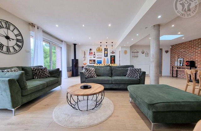 House with large enclosed garden, table football, BBQ, garage, Wi-Fi - Peace and comfort in Flanders